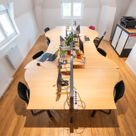 Open Space  6 postes Coworking Rue des Jardiniers Vosges 88000 - photo 5
