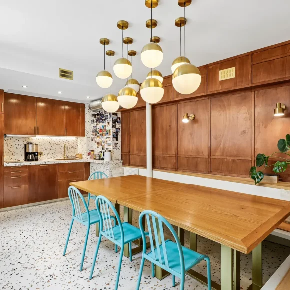 Bureau privé 12 m² 3 postes Coworking Rue de Rouen Paris 75019 - photo 5