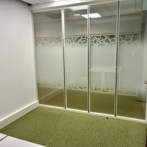 Bureau privé 9 m² 3 postes Coworking Rue Fulton Angers 49000 - photo 3