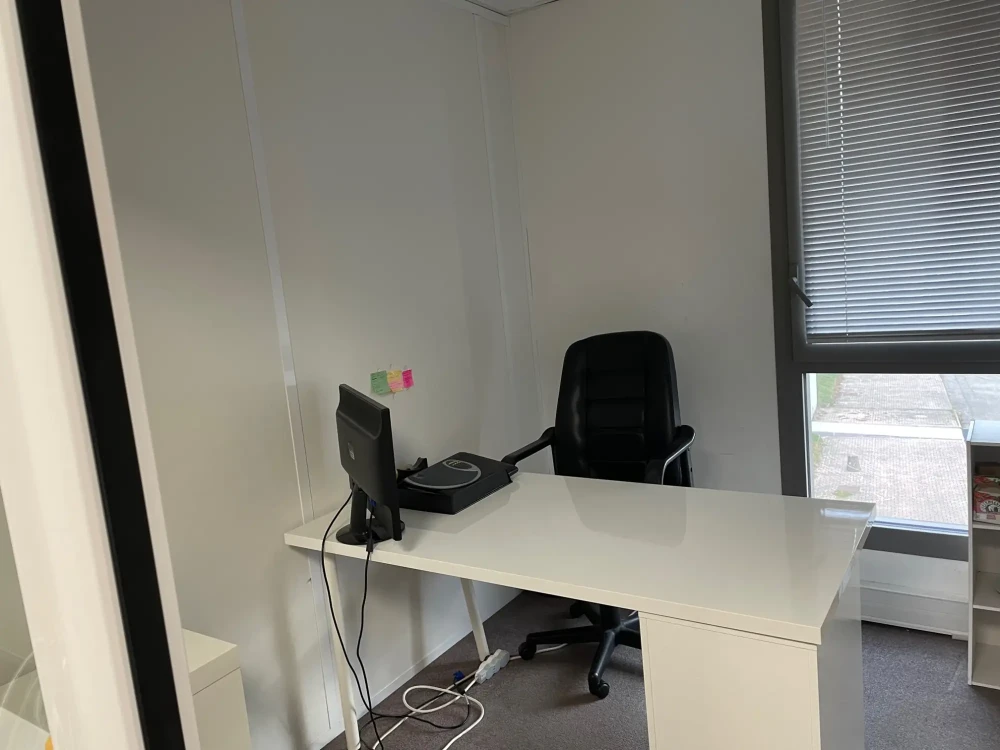 Bureau privé - 69340 - 1 poste - 290€