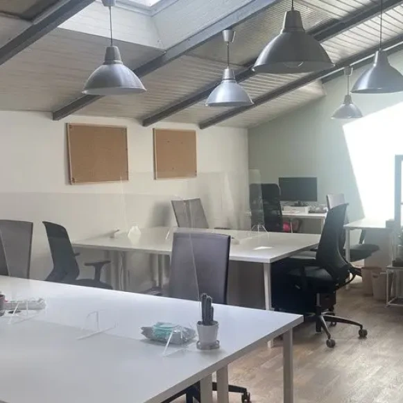 Bureau privé 30 m² 9 postes Location bureau Passage du Bureau Paris 75011 - photo 1