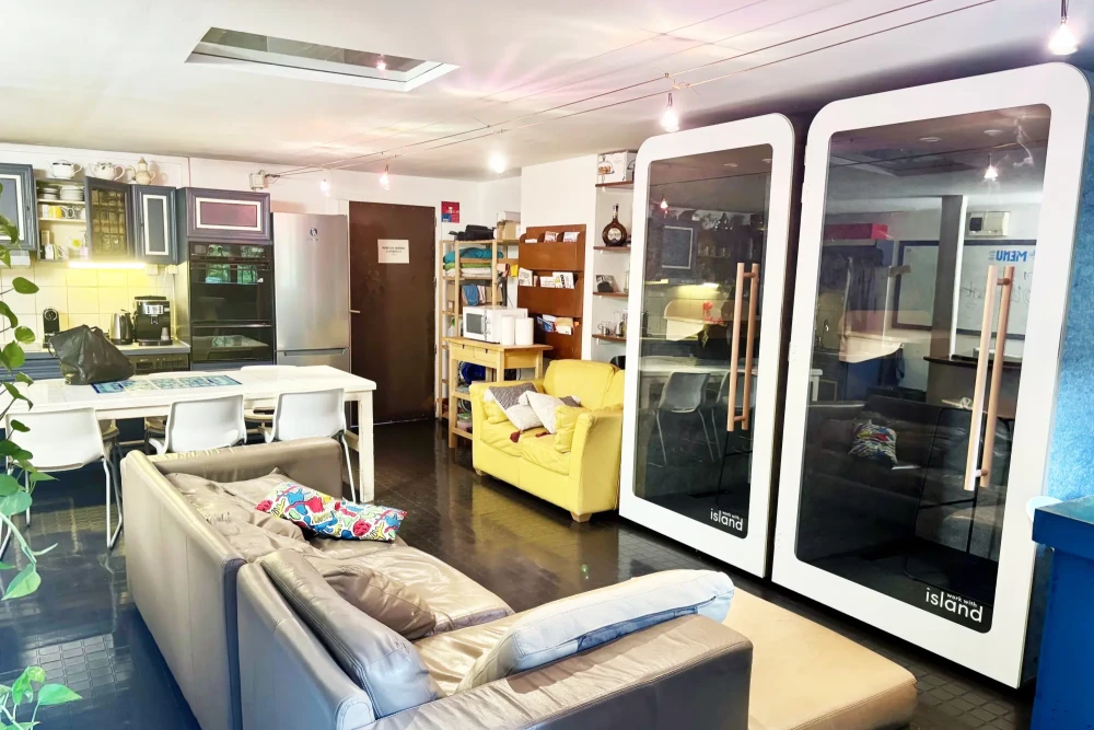 Bureau privé - 75018 - 6 postes - 1200€