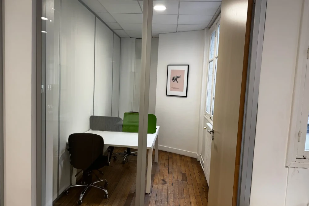 Espace indépendant - 75004 - 12 postes - 4000€
