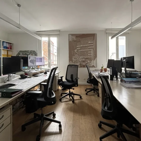 Bureau privé 40 m² 6 postes Location bureau Rue Bourgon Paris 75013 - photo 2
