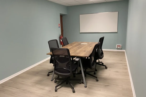 Bureau privé - 78990 - 1 poste - 275€