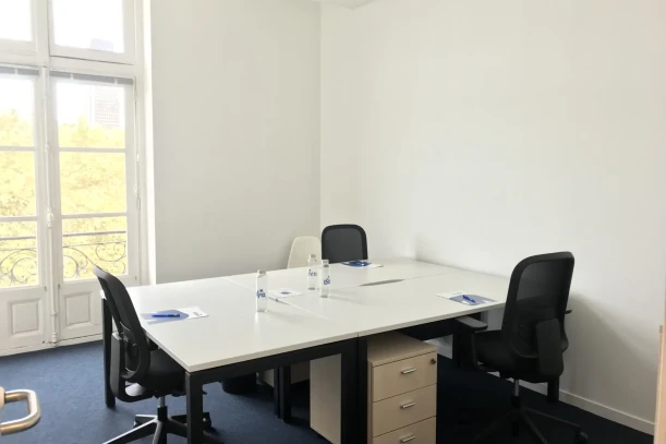 Bureau privé - 44000 - 3 postes - 1320€