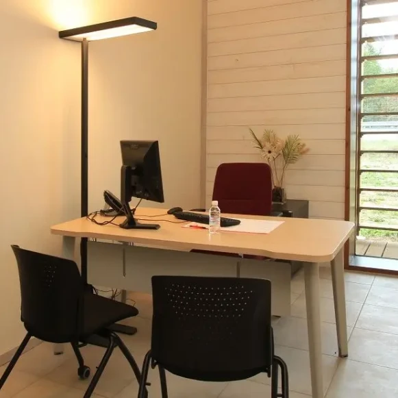 Bureau privé 17 m² 2 postes Coworking Avenue de la Martelle Terssac 81150 - photo 1