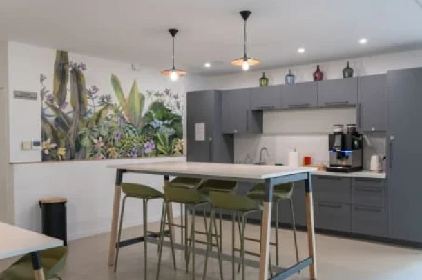 Bureau privé - 86360 - 6 postes - 1053€