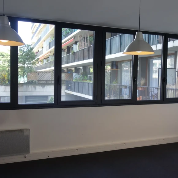 Bureau privé 23 m² 6 postes Coworking Quai Alphonse le Gallo Boulogne-Billancourt 92100 - photo 1