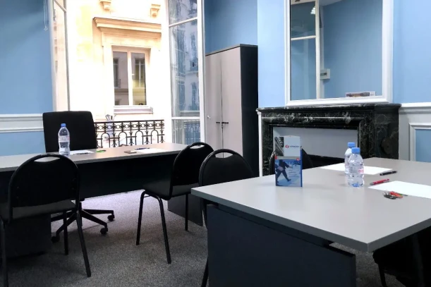Bureau privé - 75008 - 2 postes - 1040€