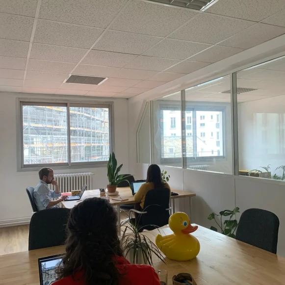 Bureau privé 40 m² 10 postes Location bureau Rue Chanzy Paris 75011 - photo 2