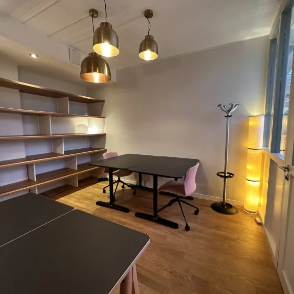 Bureau privé 14 m² 4 postes Coworking Impasse Sandrie Paris 75009 - photo 1