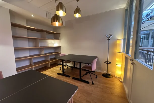 Bureau privé - 75009 - 4 postes - 1700€
