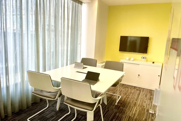 Bureau privé - 72000 - 3 postes - 1459€