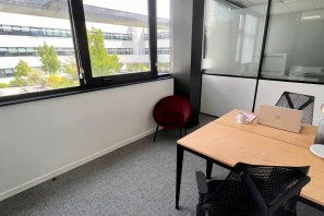 Bureau privé - 33185 - 2 postes - 831€