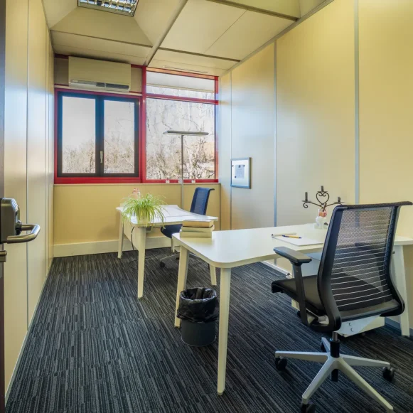 Bureau privé 10 m² 1 poste Coworking Impasse de La Ravoire Epagny Metz-Tessy 74370 - photo 8