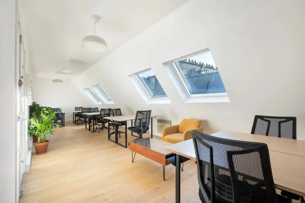 Espace indépendant - 75002 - 12 postes - 5500€