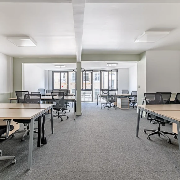 Espace indépendant 75 m² 20 postes Location bureau Rue de Rochechouart Paris 75009 - photo 1