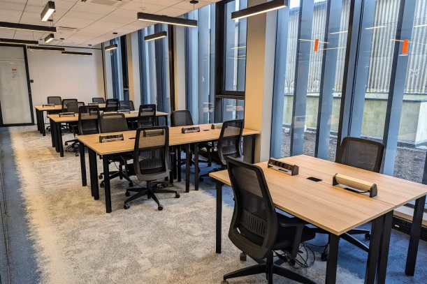 Bureau privé - 44300 - 14 postes - 3430€