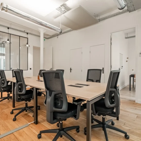 Espace indépendant 200 m² 32 postes Coworking Rue de Paradis Paris 75010 - photo 1