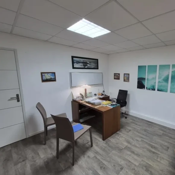 Bureau privé 28 m² 2 postes Location bureau Route du Villard Saint-Jorioz 74410 - photo 1