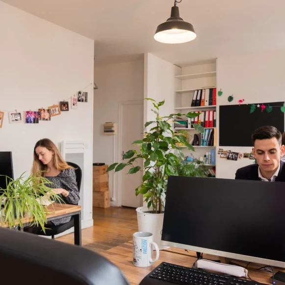 Open Space  2 postes Coworking Rue d'Austerlitz Toulouse 31000 - photo 4