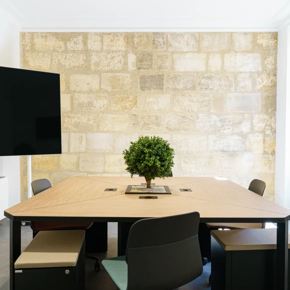 Bureau privé 18 m² 4 postes Coworking Rue Saint-Joseph Bordeaux 33000 - photo 1