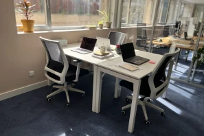 Bureau privé - 13006 - 3 postes - 870€