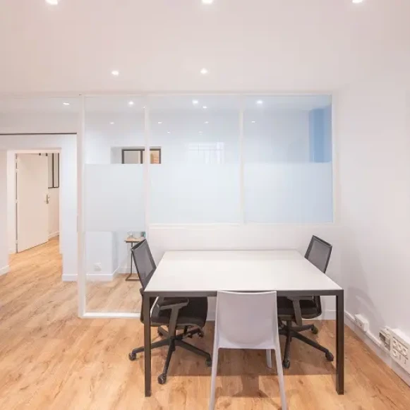 Bureau privé 11 m² 6 postes Coworking Rue Greneta Paris 75002 - photo 4