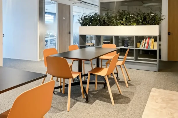 Bureau privé - 51430 - 15 postes - 4856€