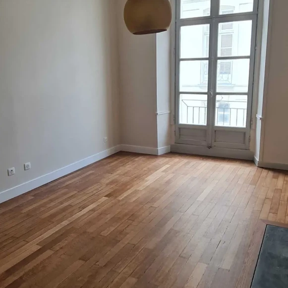 Bureau privé 17 m² 4 postes Location bureau Rue des Vieilles Douves Nantes 44000 - photo 3