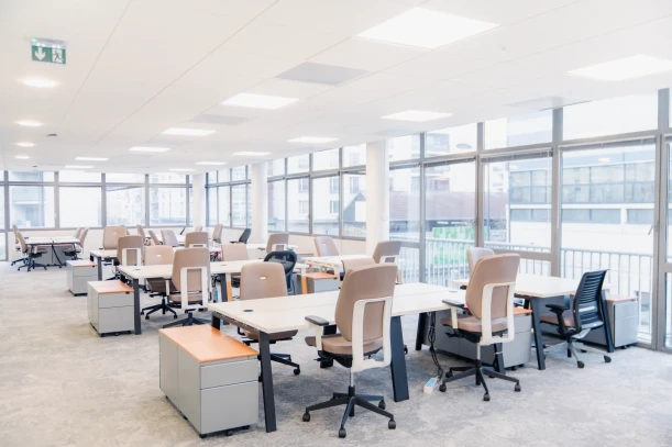 Bureau privé - 93210 - 50 postes - 18000€