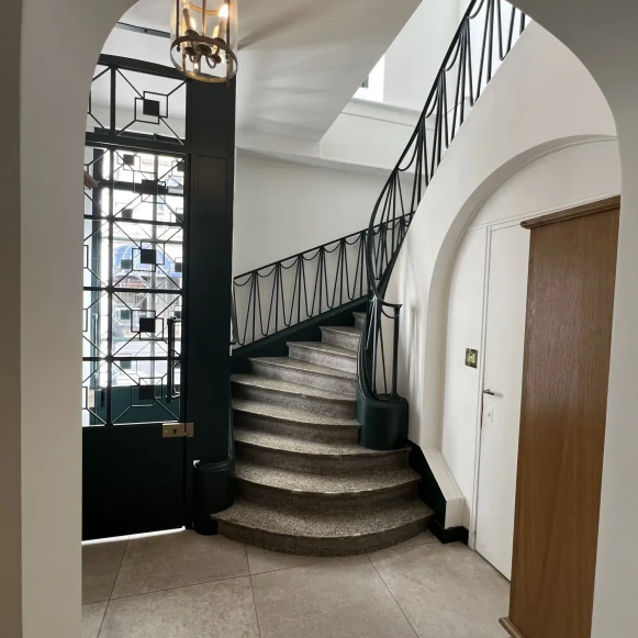 Bureau privé 10 m² 1 poste Location bureau Rue d'Amsterdam Paris 75008 - photo 4