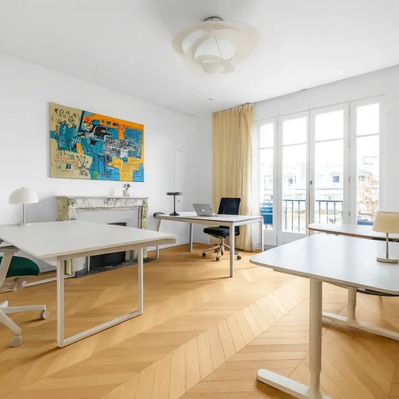 Espace indépendant 210 m² 28 postes Location bureau Rue Tronchet Paris 75008 - photo 2