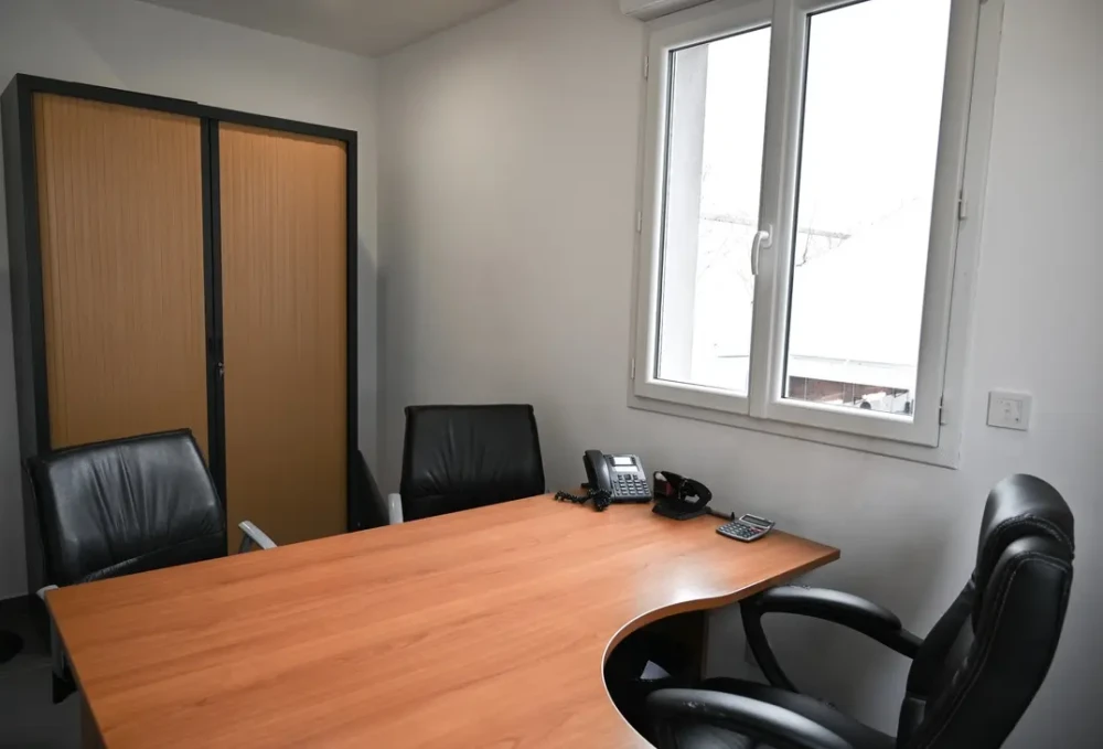 Bureau privé - 92000 - 1 poste - 950€