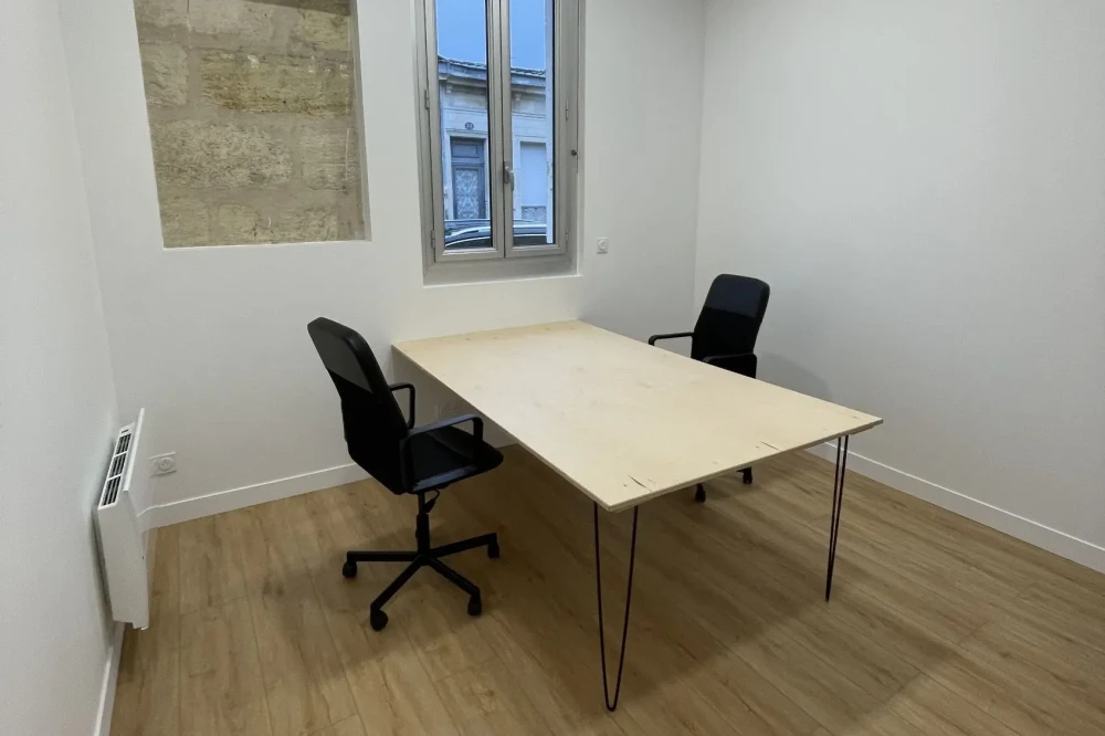 Bureau privé - 33000 - 2 postes - 550€