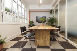 Bureau privé - 75011 - 8 postes - 3960€