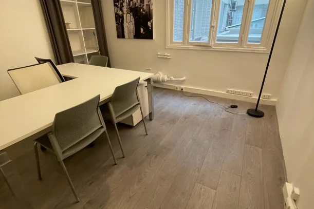 Espace indépendant - 75016 - 3 postes - 880€