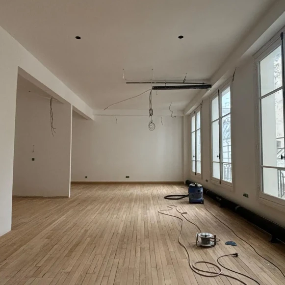 Espace indépendant 130 m² 26 postes Location bureau Rue Beaubourg Paris 75003 - photo 4