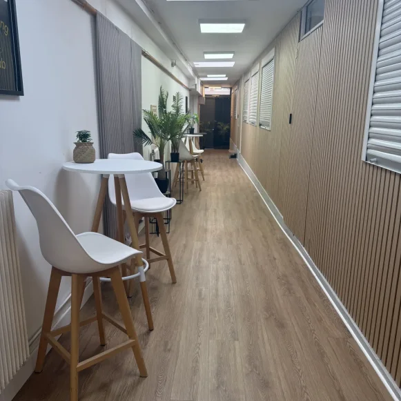 Bureau privé 10 m² 2 postes Location bureau Rue Rabelais Montreuil 93100 - photo 5