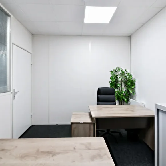 Bureau privé 17 m² 2 postes Location bureau Rue Cartier Bresson Pantin 93500 - photo 9