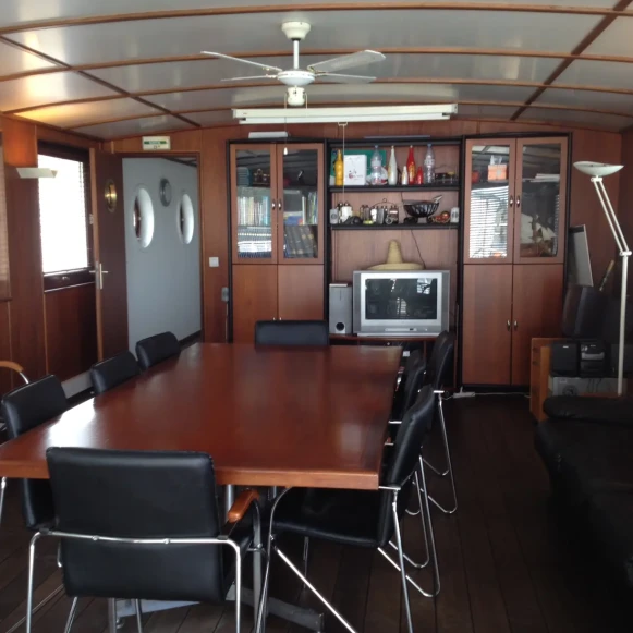 Bureau privé 22 m² 5 postes Coworking Quai du 4 Septembre Boulogne-Billancourt 92100 - photo 3