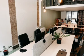 Open Space - 69003 - 8 postes - 200€