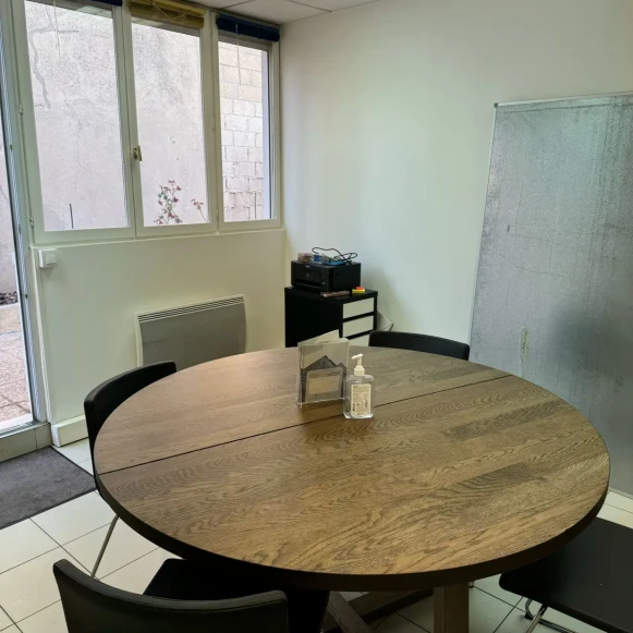 Bureau privé 17 m² 3 postes Location bureau Rue de la Croix Nanterre 92000 - photo 4