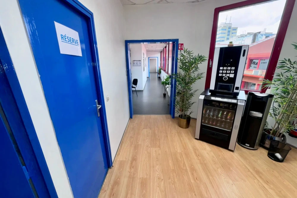 Espace indépendant - 93100 - 45 postes - 3500€