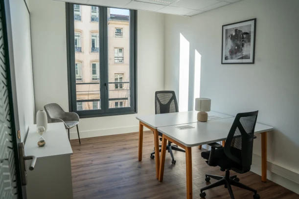 Bureau privé - 54000 - 2 postes - 838€