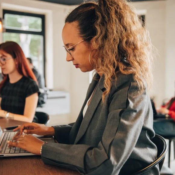 Open Space  6 postes Location bureau Rue de l'Armorique Paris 75015 - photo 2