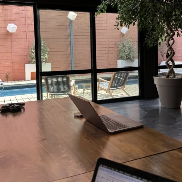 Open Space  10 postes Location bureau Rue Fernand Belliard Bordeaux 33100 - photo 1