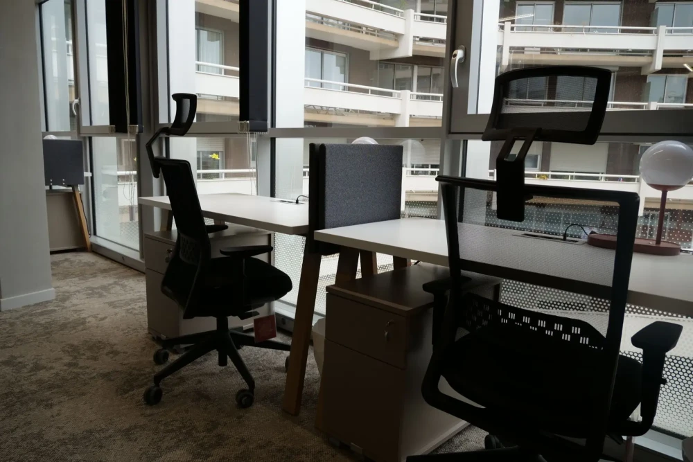 Bureau privé - 54000 - 3 postes - 1150€