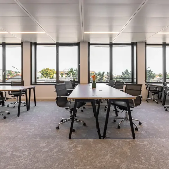 Bureau privé 40 m² 12 postes Location bureau Rue Rouget de Lisle Suresnes 92150 - photo 1